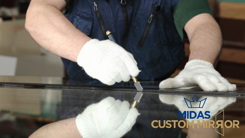 featured-image-cutting-mirror-7-tips-to-choose-the-right-professional-custom-mirror-company-custom-mirror-midas-custom-mirror-singapore