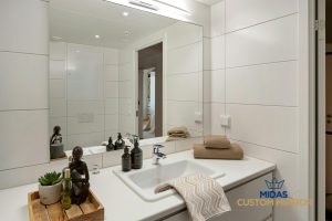 cost-and-availability-bathroom-mirrors-how-to-choose-the-right-shape-for-your-space-in-singapore-bathroom-mirror-midas-custom-mirror-singapore