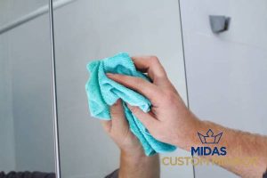 use-microfiber-towel-how-to-properly-clean-and-maintain-your-custom-wall-mirrors-in-singapore-humid-climate-wall-mirror-midas-custom-mirror-singapore