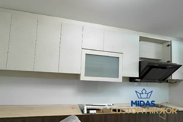 crystal-white-glass-backsplash-midas-custom-mirror-singapore